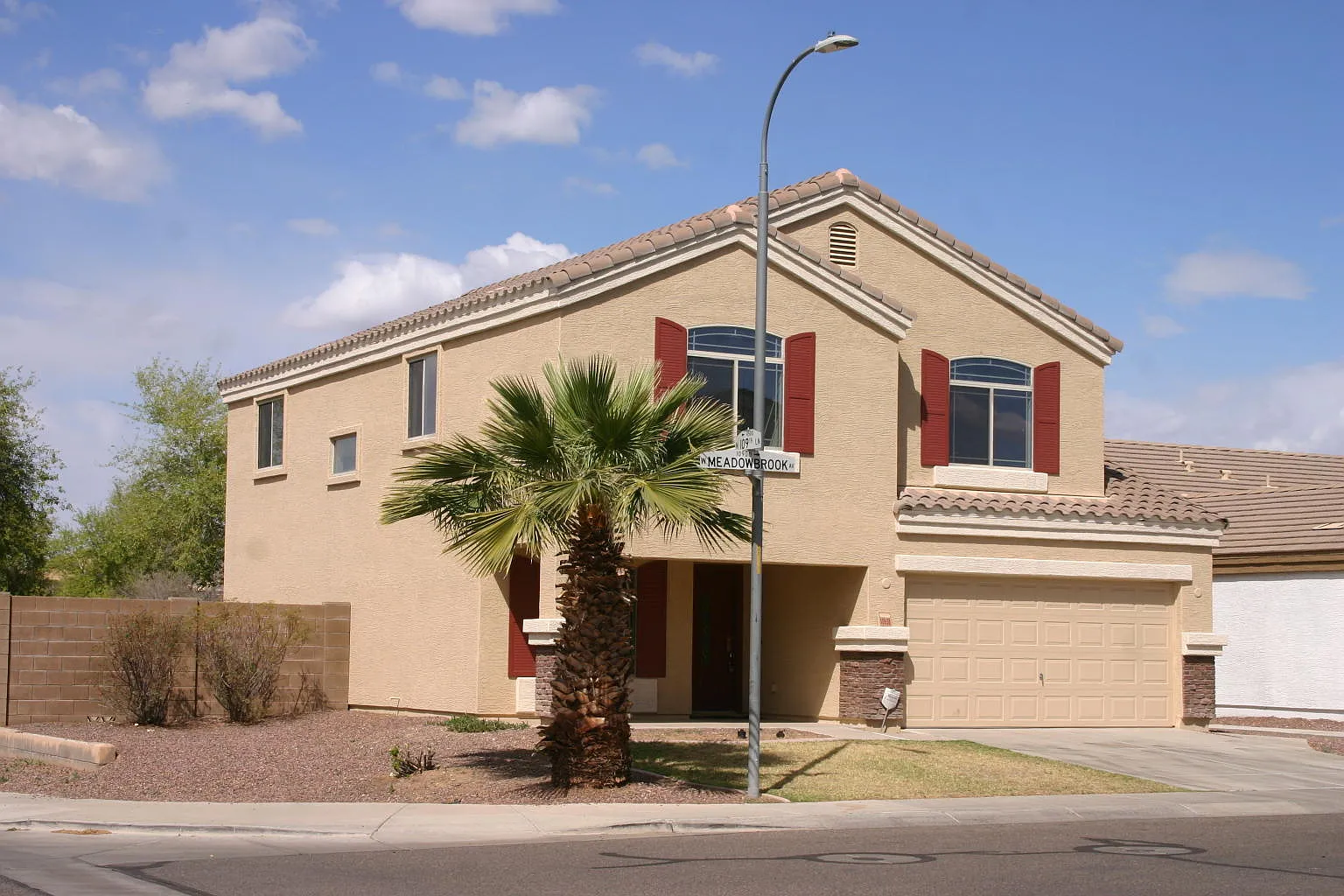 4 bed, 3.0 bath, 2221 sqft, $2,100 — Photo 1