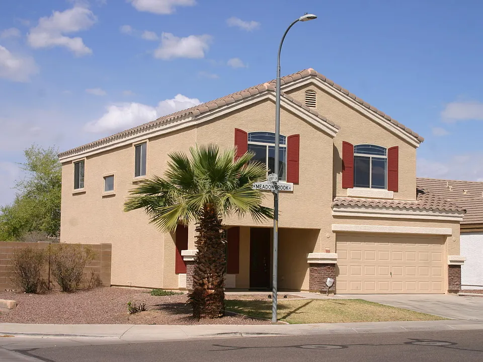 10938 W Meadowbrook Ave