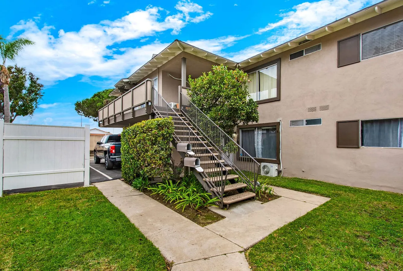 2 bed, 985 sqft, $4,500 — Photo 4