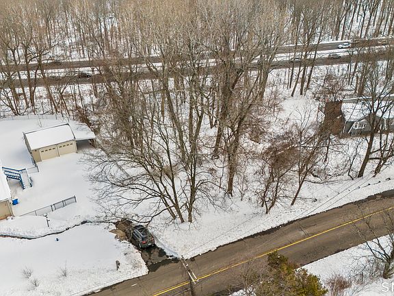 5th image of 928 Wintergreen Avenue