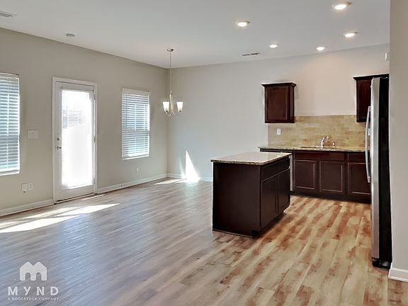 5th image of 3105 Hendrick Dr