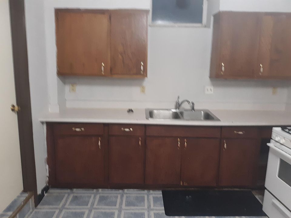 905 Not Dodge Apartment, Iowa City, IA 52245 Zillow