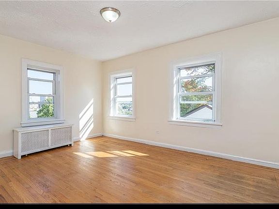 4th image of 155-165 Harding Ave #2