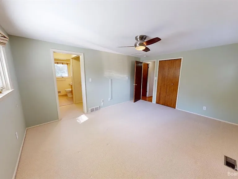2235 Prairie St — Photo 11