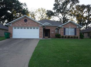 113 Settlers Ct, Palestine, TX