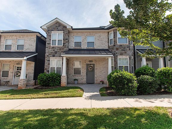 3rd image of 227 Capstone Dr