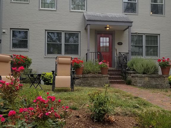 2nd image of 819 S Alfred St #1