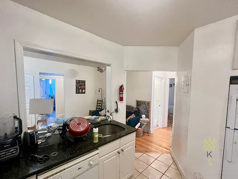 62 Egmont St #1 — Photo 9