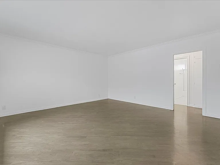 11661 Erwin St #8 — Photo 6