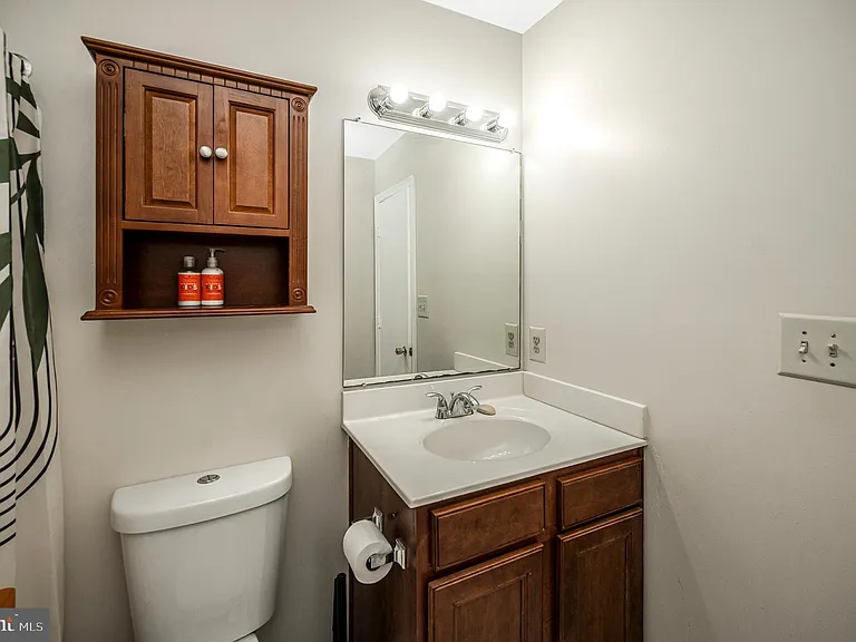 75 Fern Oak Cir #303 — Photo 26