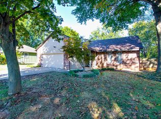 843 E Woodland St, Springfield, MO 65807