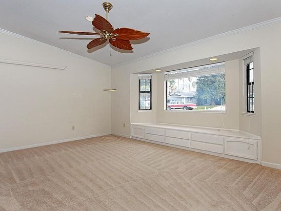 5th image of 312 Union St