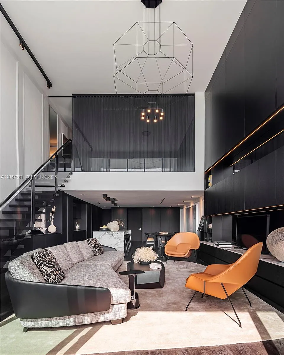 Building Photo - 1040 Biscayne Blvd #2202