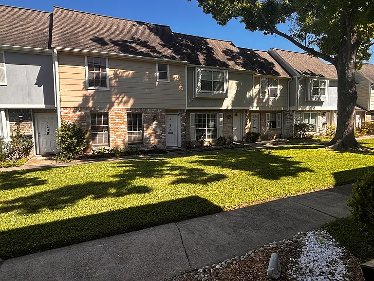 8102 Amelia Rd #H408 — Photo 13