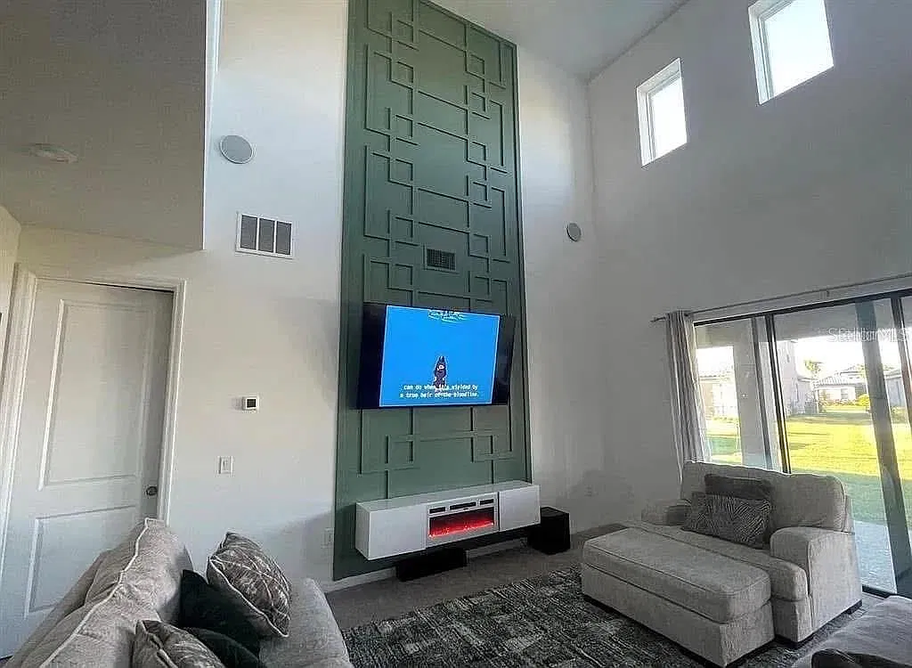 4 bed, 3.5 bath, 2600 sqft, $3,200 — Photo 4