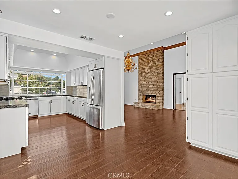 23900 Berdon St — Photo 14