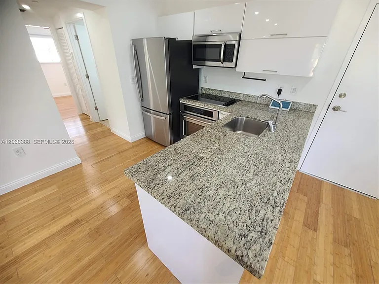 825 Michigan Ave #3 — Photo 21