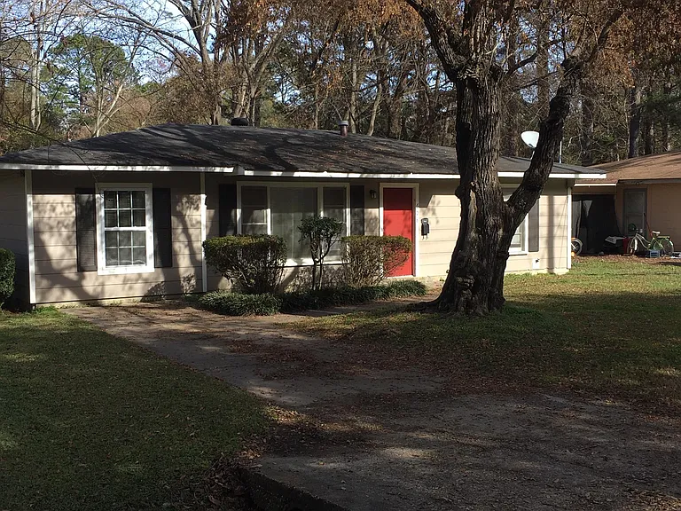 608 Eason Pl — Photo 1