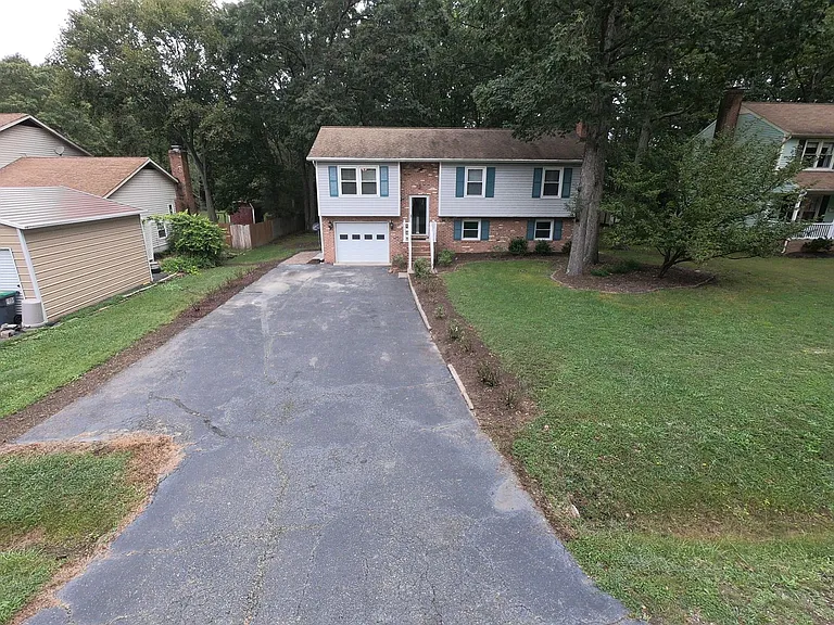 5405 Lee White Ln — Photo 49