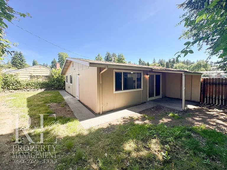 2733 Hefner Ave — Photo 16