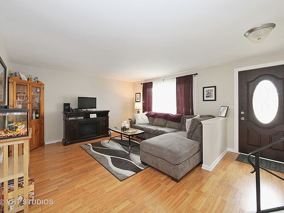 3rd image of 1513 Harvard Cir