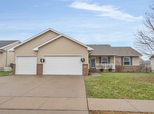 345 Rosslare St, Marion, IA 52302