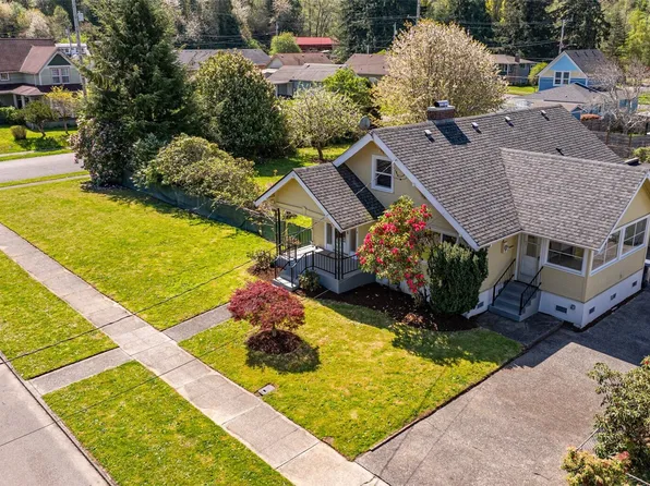 1320 4th Street, Cosmopolis, WA 98537