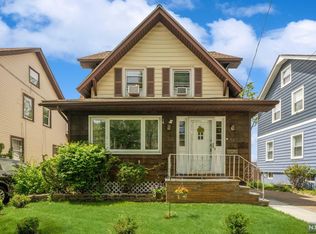 92 7th St, Ridgefield Park, NJ 07660