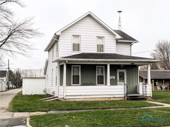 117 W Walnut St, Oak Harbor, OH 43449