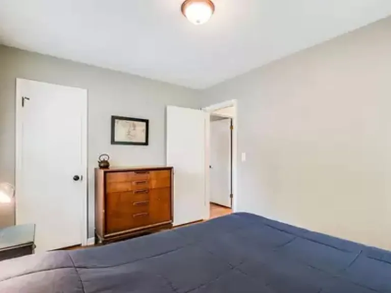 2857 Merrill St N — Photo 19