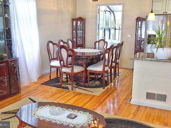 5th image of 1206 Nassau Rd