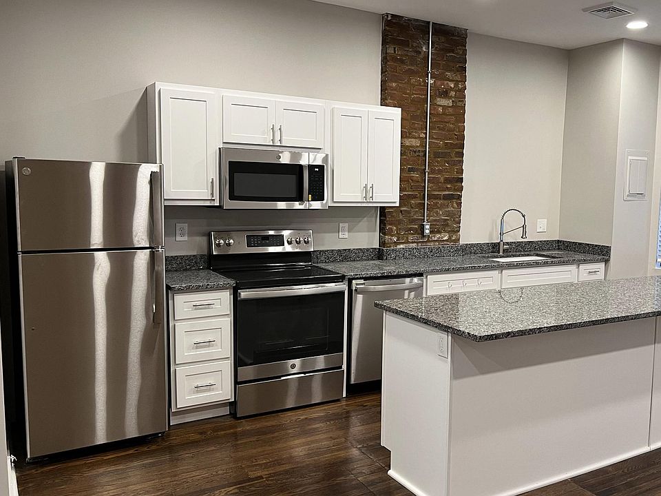 1st image of 394 N Euclid Ave #394