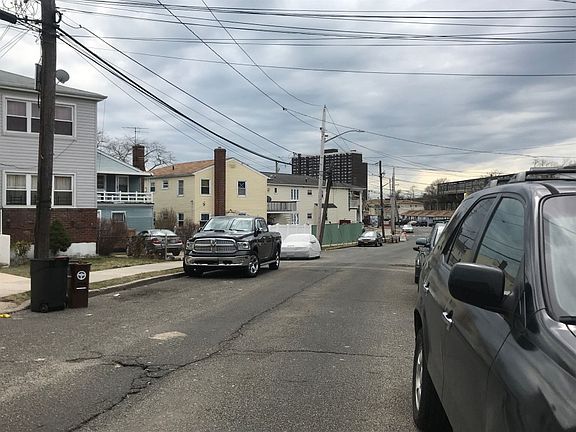 4th image of 2364 Brookhaven Ave