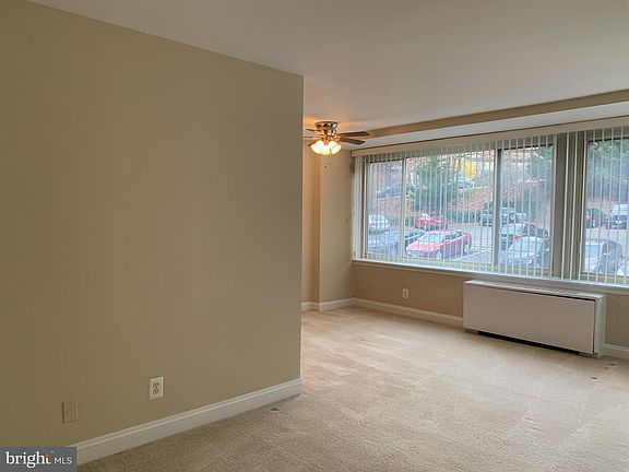 5th image of 1210 N Taft St APT 212