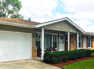 853 Cedar Ln, Elk Grove Village, IL 60007