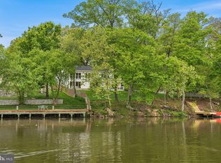 3175 Woodland Ln, Alexandria, VA 22309