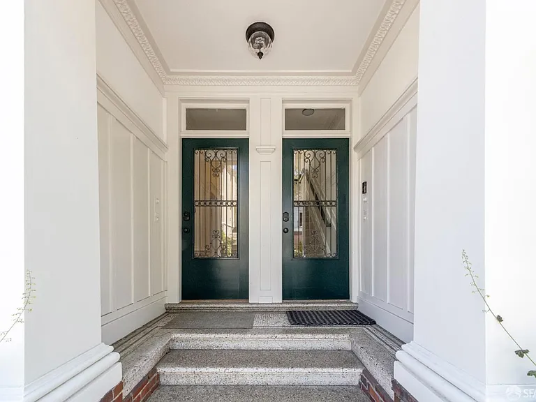 3877 Jackson St — Photo 2