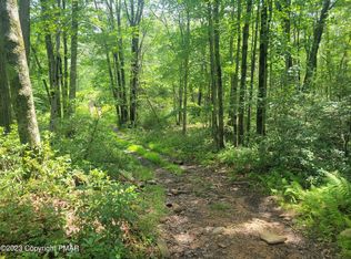 19 Sky View Dr, Scotrun, PA 18355