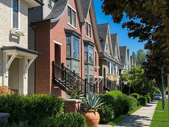2nd image of 3439 Roxton Ave #1