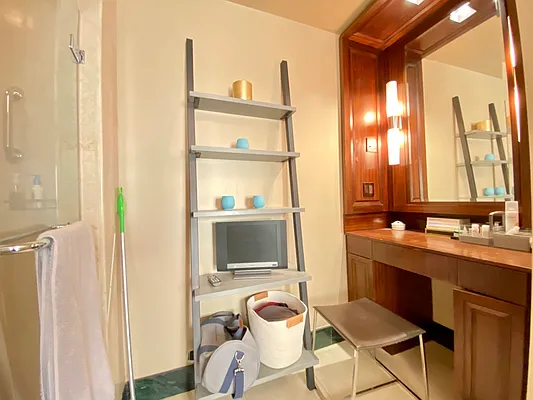 Rented by Compass | media 10