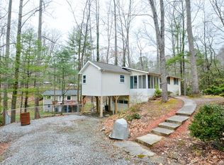 371 Blooming Laurel Dr, Hendersonville, NC 28792