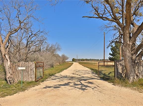 5th image of 1006 Mesquite Ln