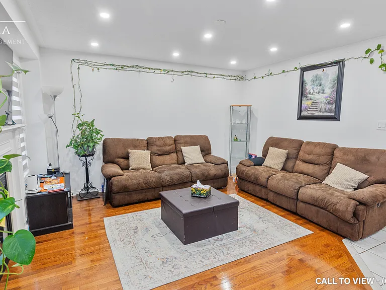 44 Thackery Dr — Photo 3