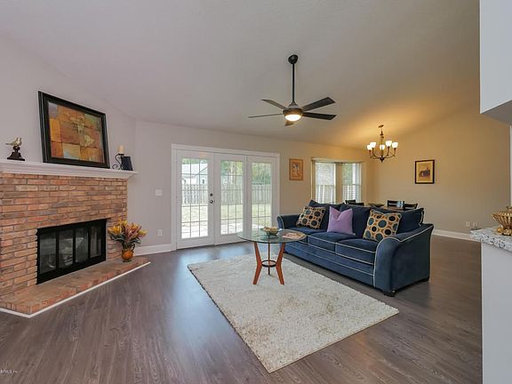 14127 Drakes Point Dr-4