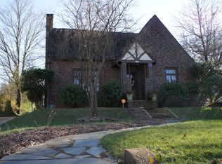 2380 Fairway Dr, Winston Salem, NC 27103