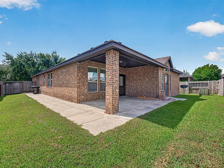 24302 Bella Florence Dr — Photo 46