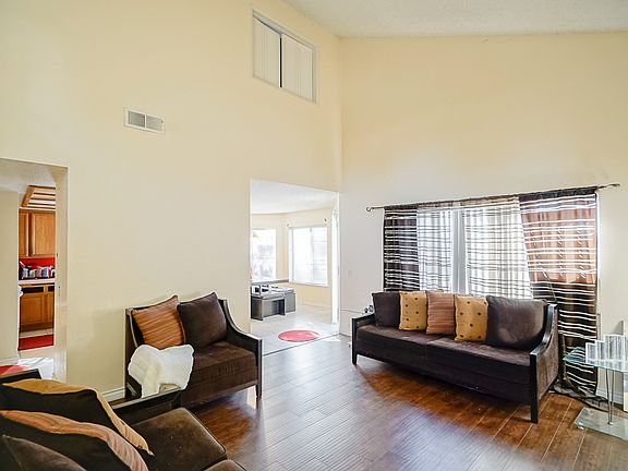 3rd image of 24193 Stonebridge Ct