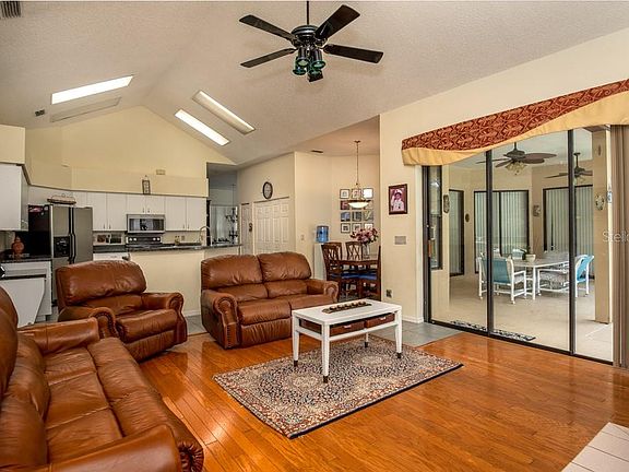 4th image of 401 Pine Warbler Way N