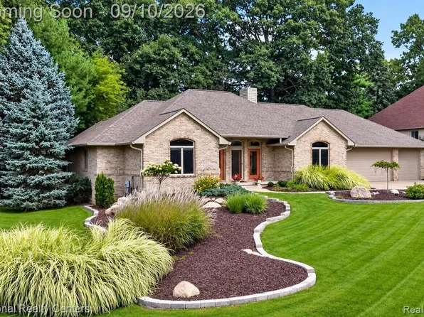 6736 Cranville Dr, Clarkston, MI 48348