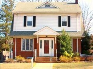 19 Raymond Ave, Rutherford, NJ 07070